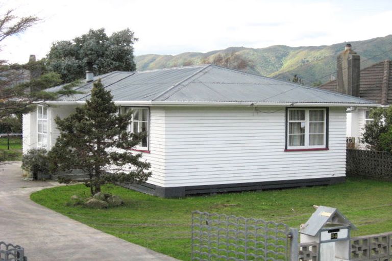 Photo of property in 84 Wainuiomata Road, Wainuiomata, Lower Hutt, 5014