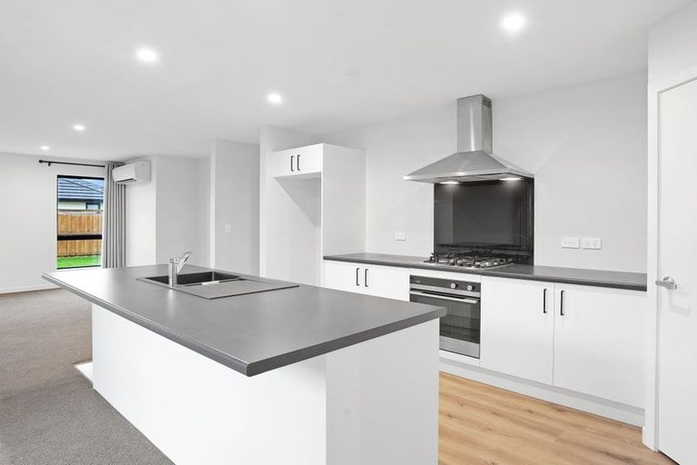 Photo of property in 14 Northmoor Boulevard, Rolleston, 7615