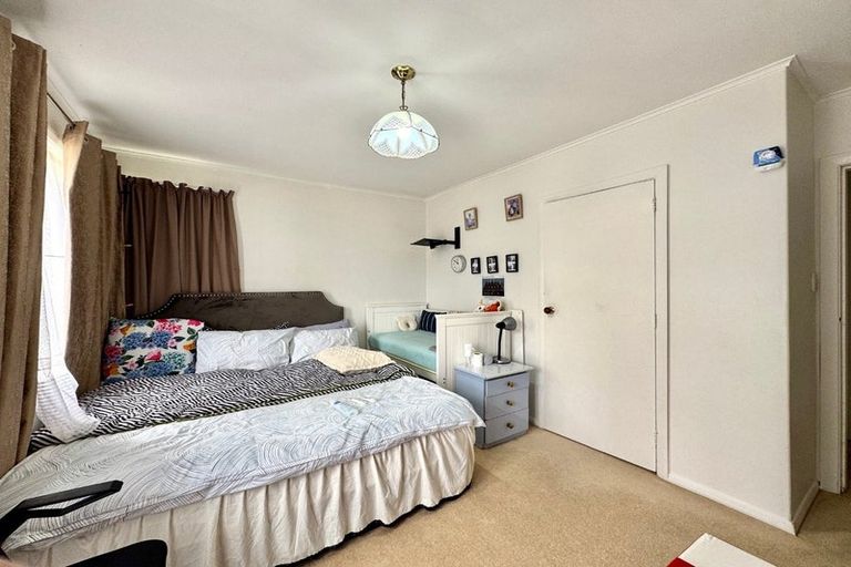 Photo of property in 42 Bowater Place, Manurewa, Auckland, 2102
