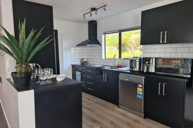 Photo of property in 35 Almora View, Ascot Park, Porirua, 5024