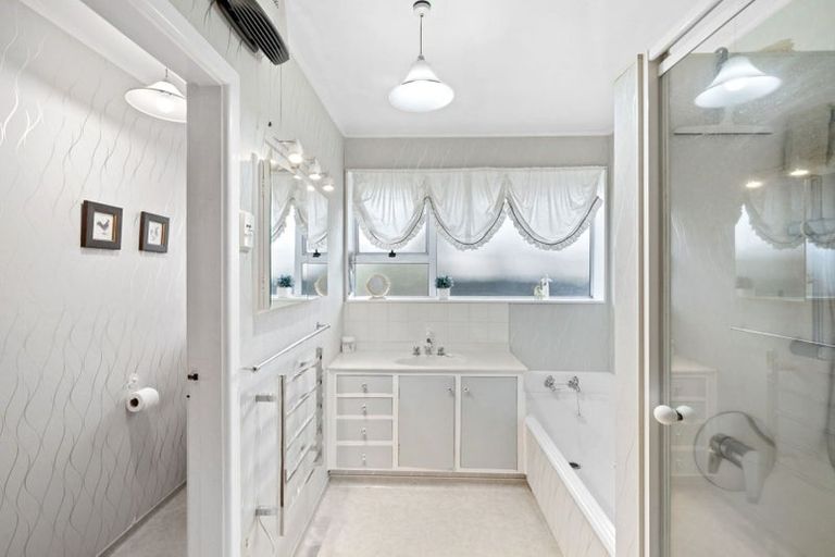 Photo of property in 12c Glenavon Place, Ilam, Christchurch, 8041