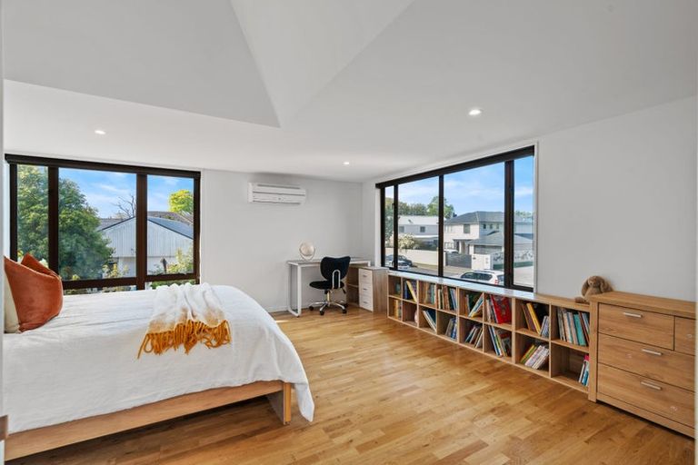 Photo of property in 2/143 Straven Road, Fendalton, Christchurch, 8014