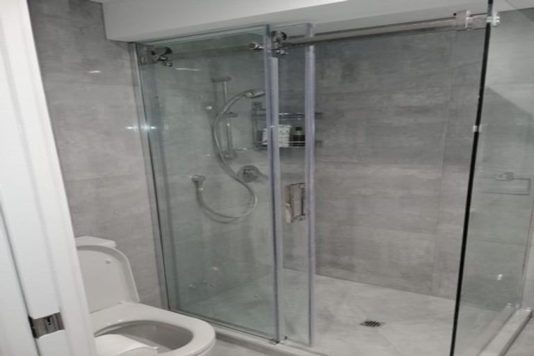 Photo of property in 38 Staincross Street, Green Bay, Auckland, 0604