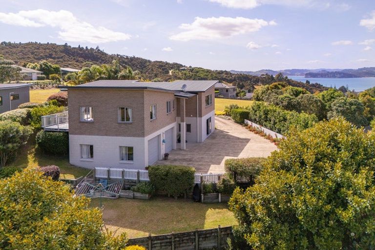 Photo of property in 16 Ohuka Place, Whitianga, 3510