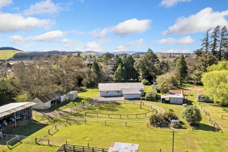 Photo of property in 36 Bridge Street, Coalgate, 7673