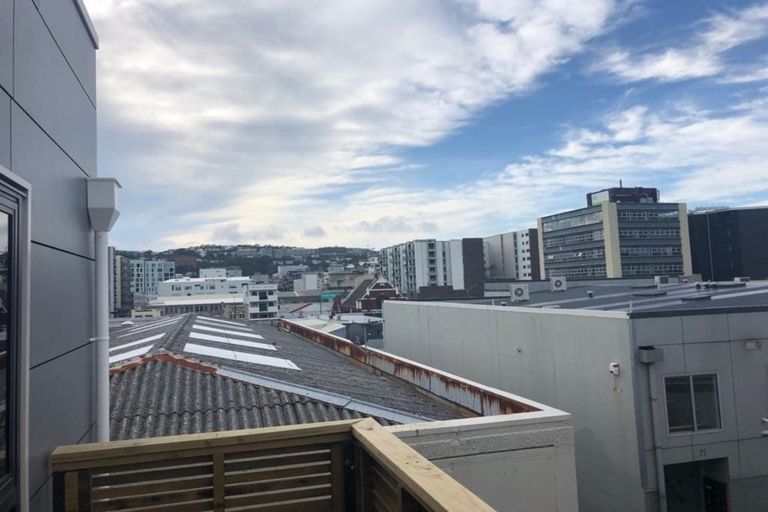Photo of property in Victoria Villas, 50/35 Pirie Street, Mount Victoria, Wellington, 6011