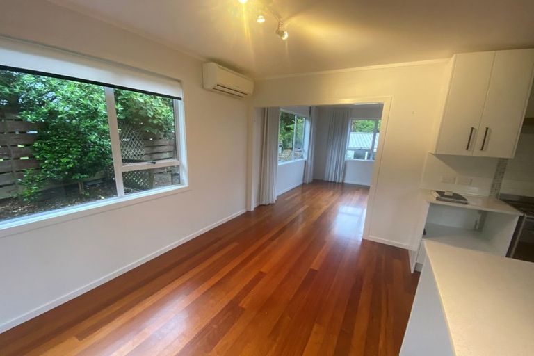 Photo of property in 84 Ravenwood Drive, Forrest Hill, Auckland, 0620