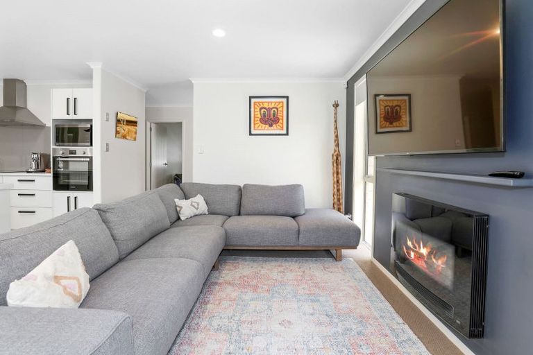 Photo of property in 47 Hamon Place, Pukehangi, Rotorua, 3015