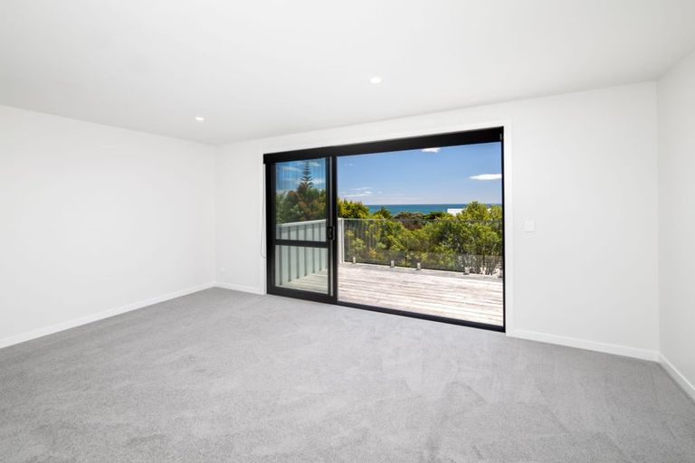 Photo of property in 77 Stratford Drive, Cable Bay, 0420