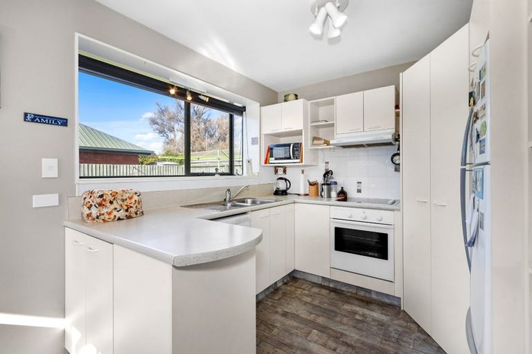 Photo of property in 38 Castletown Place, New Brighton, Christchurch, 8083