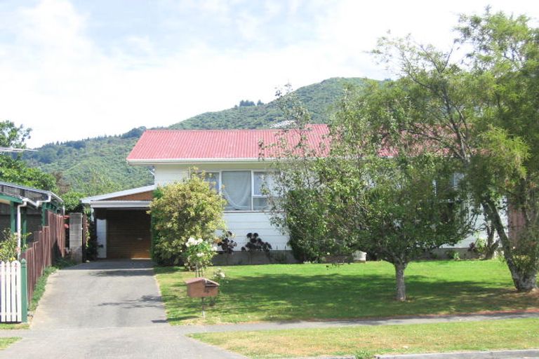 Photo of property in 95 California Drive, Totara Park, Upper Hutt, 5018