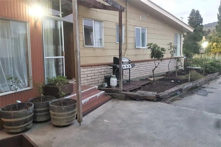 Photo of property in 24 Garden Street, Lumsden, 9730