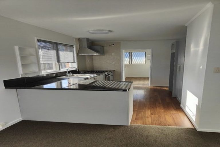 Photo of property in 20 Minaret Drive, Bucklands Beach, Auckland, 2014