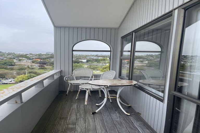 Photo of property in 463 Beach Road, Murrays Bay, Auckland, 0630