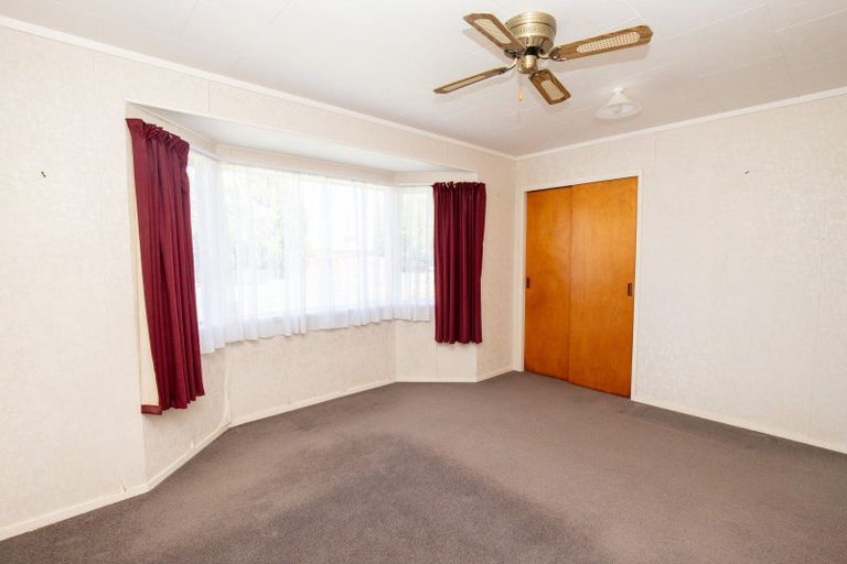 Photo of property in 11 Mcclean Place, Ngatea, 3503