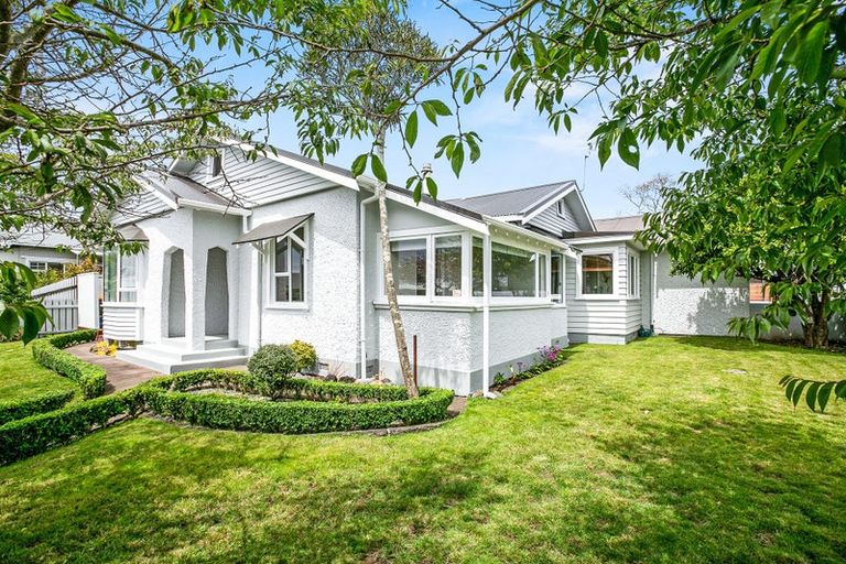 Photo of property in 2 Rawhiti Street, Vogeltown, New Plymouth, 4310