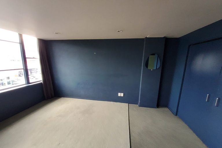 Photo of property in Grandstand Apartments, 10/80 Kent Terrace, Mount Victoria, Wellington, 6011