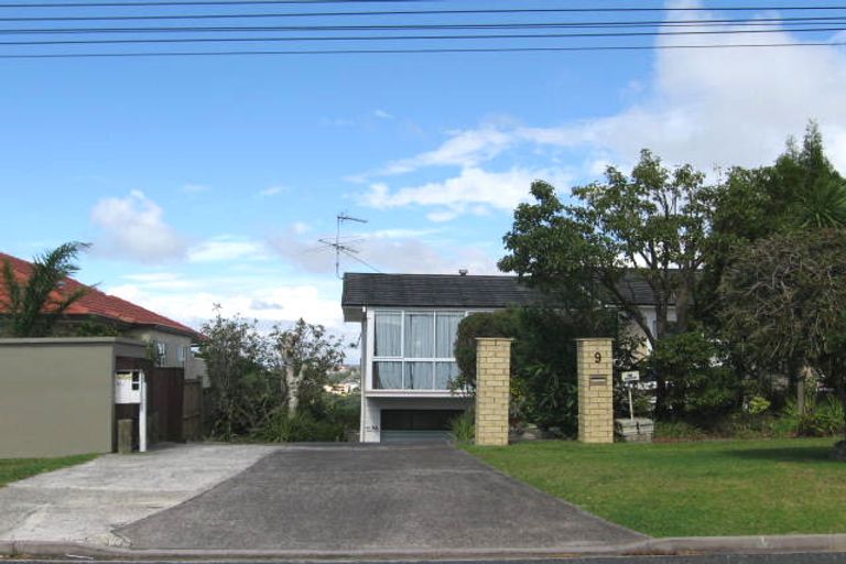 Photo of property in 1/11 Ridge Road, Waiake, Auckland, 0630