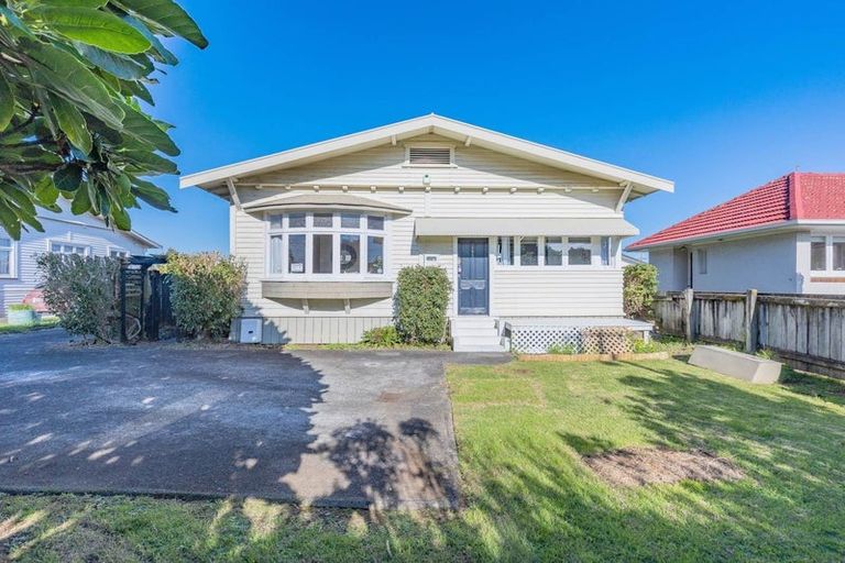 Photo of property in 195 Mount Smart Road, Onehunga, Auckland, 1061