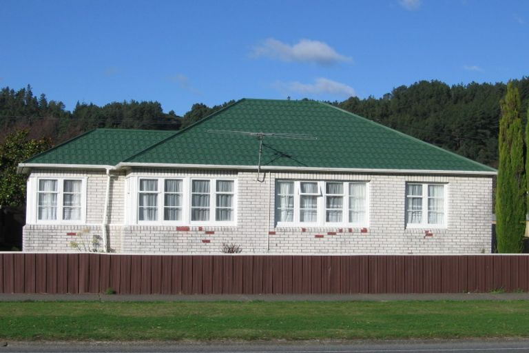 Photo of property in 1264 High Street, Taita, Lower Hutt, 5011