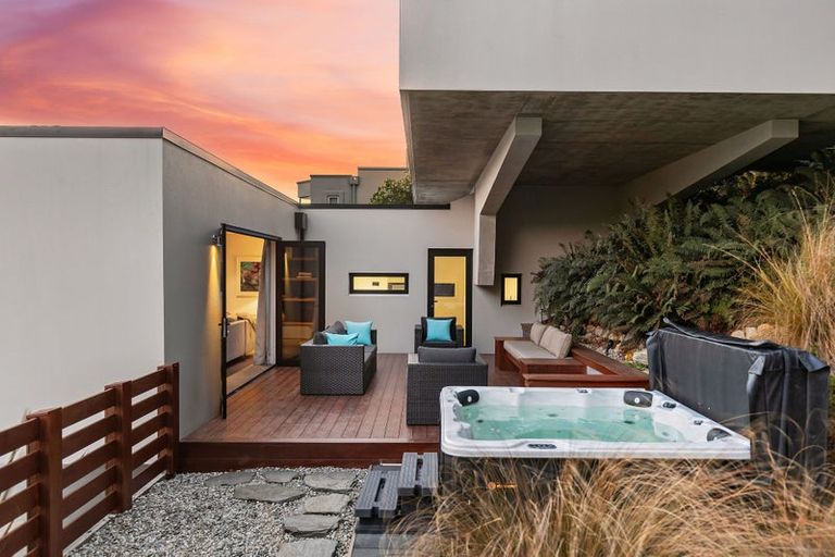 Photo of property in 15 Richards Park Lane, Fernhill, Queenstown, 9300