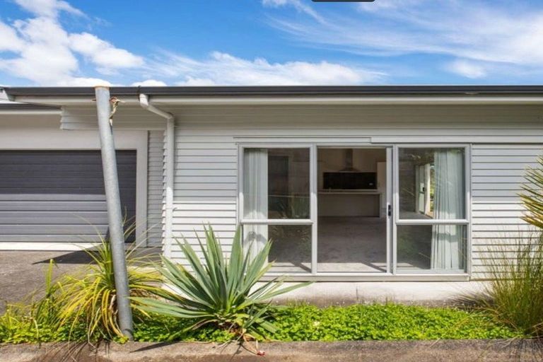 Photo of property in 23 Carento Way, Stanmore Bay, Whangaparaoa, 0932