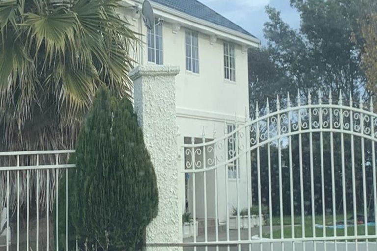 Photo of property in 6 Grace Street North, Sanson, 4817