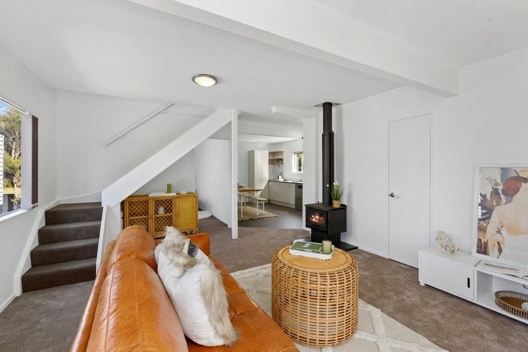 Photo of property in 30 Rangihiroa Street, Waikanae Beach, Waikanae, 5036