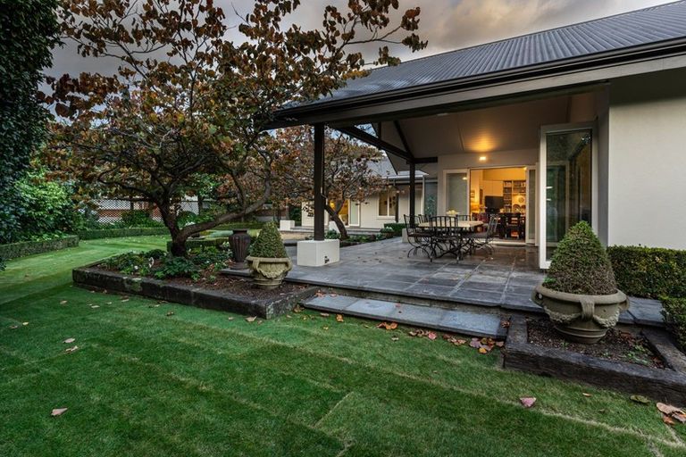 Photo of property in 3 Caccia Birch Lane, Hokowhitu, Palmerston North, 4410