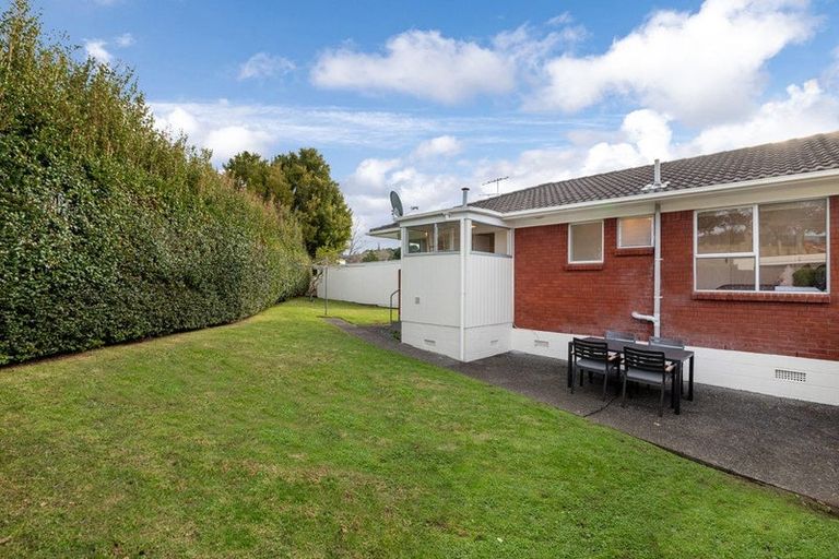 Photo of property in 2/110 Hillside Road, Glenfield, Auckland, 0627
