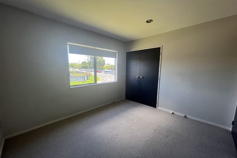 Photo of property in 45 Riverglade Parkway, Te Atatu South, Auckland, 0610
