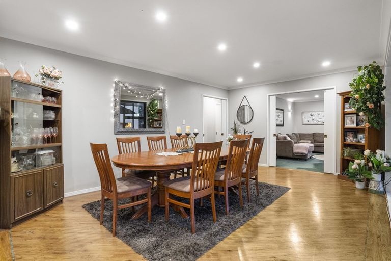 Photo of property in 63 Tram Road, Swanson, Auckland, 0614