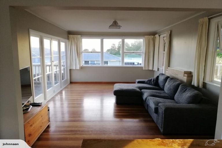 Photo of property in 43 Park Road, Glenfield, Auckland, 0629