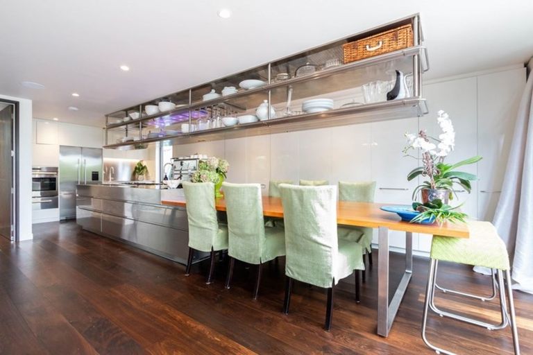 Photo of property in 48 Gladstone Road, Parnell, Auckland, 1052