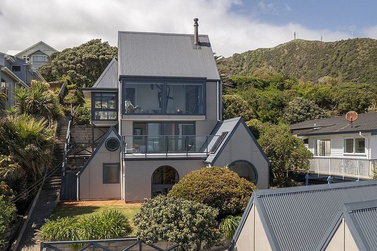 Photo of property in 62 The Parade, Paekakariki, 5034