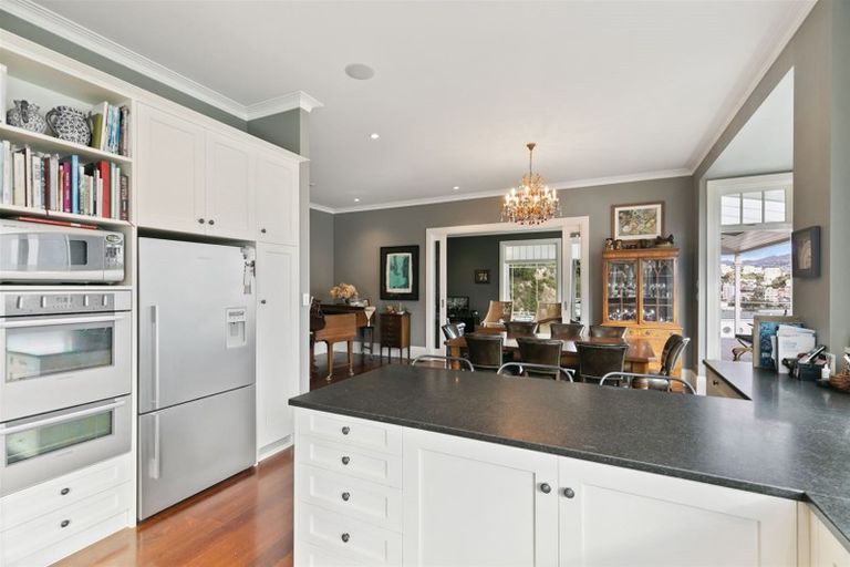 Photo of property in 12 Carlton Gore Road, Roseneath, Wellington, 6011