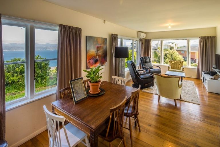 Photo of property in 111 Black Rock Road, Newlands, Wellington, 6037