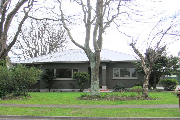 Photo of property in 43 Manapouri Crescent, Hokowhitu, Palmerston North, 4410