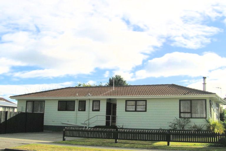Photo of property in 80 Atherfold Crescent, Greenmeadows, Napier, 4112