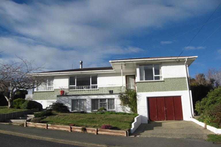 Photo of property in 19 Calypso Place, Rothesay Bay, Auckland, 0630