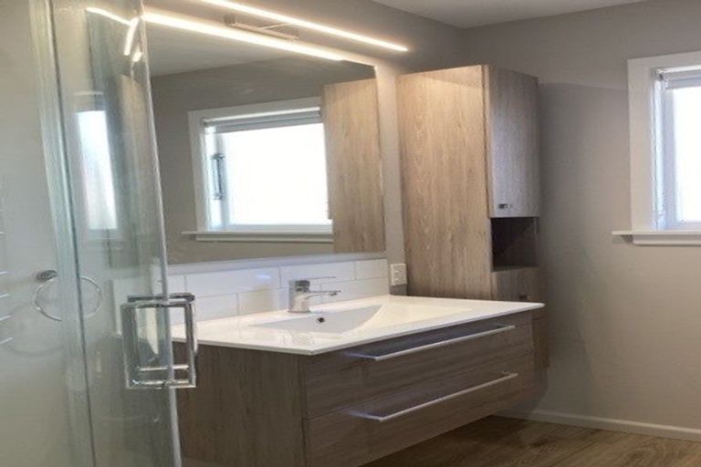 Photo of property in 11 Pembroke Street, Avondale, Christchurch, 8061