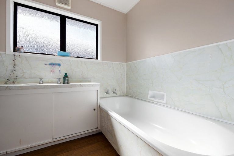 Photo of property in 19 Elmwood Crescent, Pukete, Hamilton, 3200