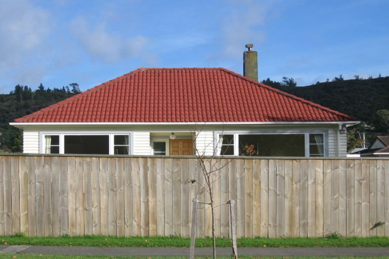 Photo of property in 20 Montgomery Street, Stokes Valley, Lower Hutt, 5019