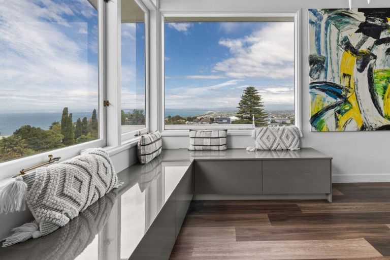 Photo of property in 2a Cobden Road, Bluff Hill, Napier, 4110