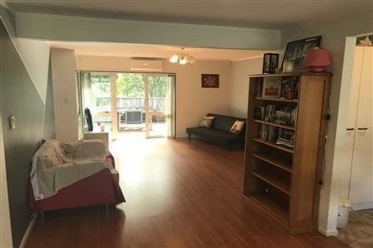 Photo of property in 11 Highbury Bypass, Birkenhead, Auckland, 0626