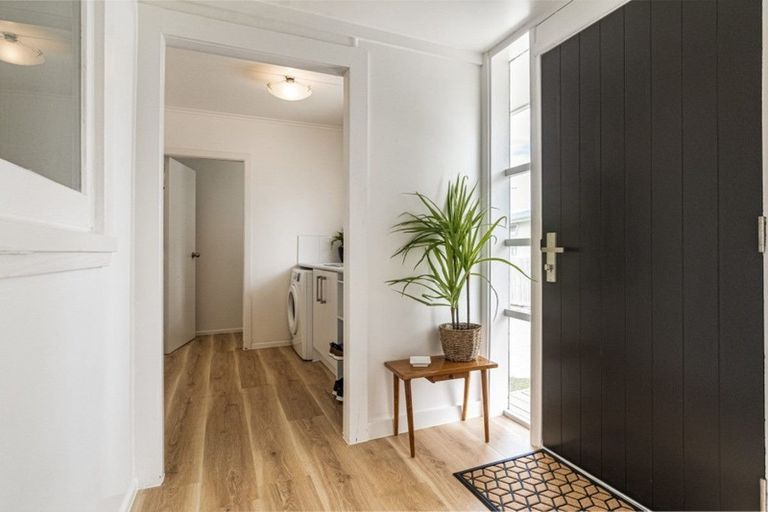 Photo of property in 22 Roberts Road, Te Atatu South, Auckland, 0610