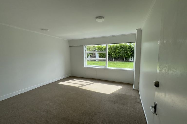 Photo of property in 216 Lake Road, Hauraki, Auckland, 0622