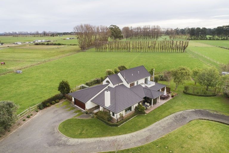 Photo of property in 84 Oroua Road, Kairanga, Palmerston North, 4475