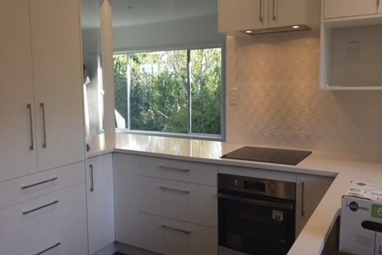 Photo of property in 27 Park Hill Road, Birkenhead, Auckland, 0626