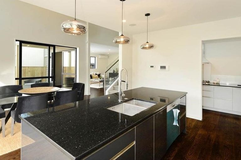 Photo of property in 8 Carex Way, Long Bay, Auckland, 0630